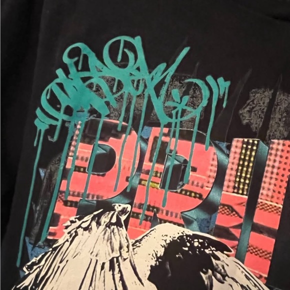 Guess Black Graphic‎ Tee - Picture 5 of 7